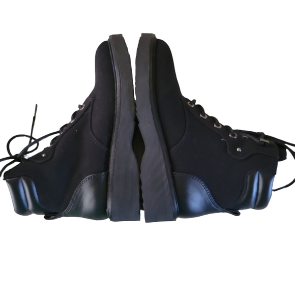 Michael Kors Trudy Bootie Size 9M NEW - Picture 3 of 5